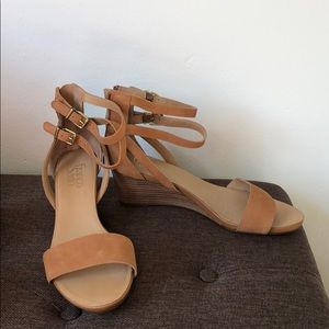 FRANCO SARTO WOMENS SANDAL - TAN